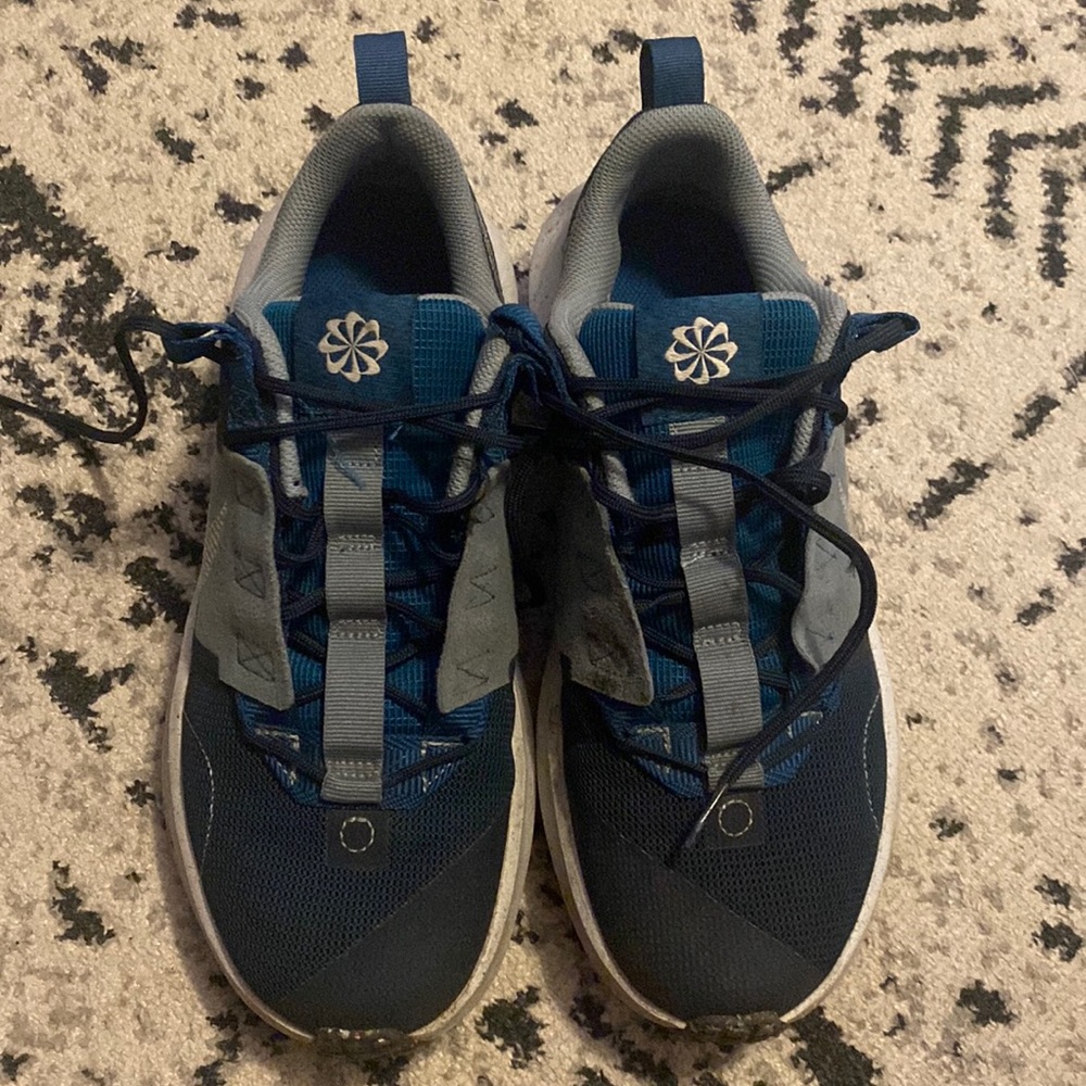 Grade school boys Nike